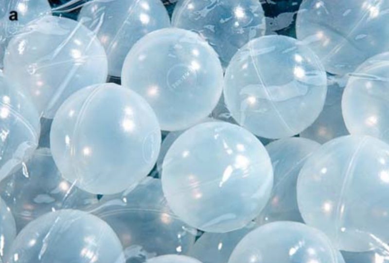 Datei:Gewichtsdecke Baelle.jpg